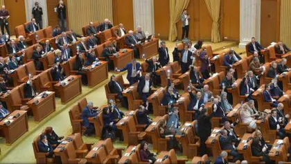 MOŢIUNEA de cenzură împotriva Guvernului Grindeanu, citită în Parlament. 222 de parlamentari au semnat moţiunea. VEZI DOCUMENTUL