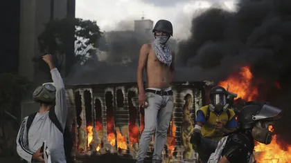 Noi proteste de stradă împotriva preşedintelui Maduro, în Venezuela. Peste o sută de persoane sunt rănite