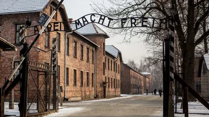Declaraţiile premierului Poloniei făcute la Auschwitz atrag critici dure din partea politicienilor