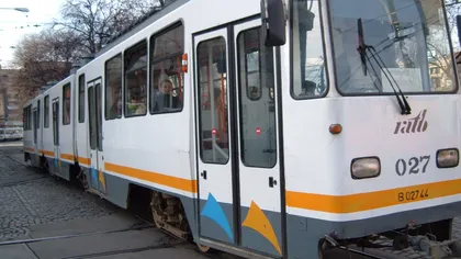 Circulaţia tramvaielor 1, blocată în zona Şincai, din cauza unui accident. Două persoane rănite