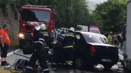 Accident grav: O maşină a căzut de la aproximativ zece metri într-o râpă, în Valea Doftanei