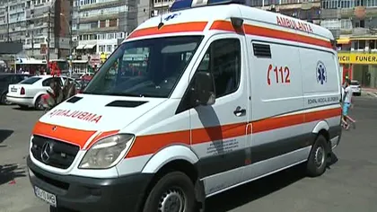 Incident grav într-un autobuz din Capitală. Trei pasageri au ajuns la spital, şoferul a frânat brusc