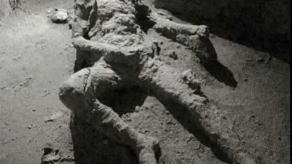 Poziţia INDECENTĂ a unui trup găsit în oraşul Pompei a stârnit imaginaţia utilizatorilor de internet FOTO