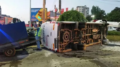 Accident grav la Constanţa: 14 persoane, la spital după o coliziune între un autoturism şi un microbuz