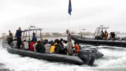 Peste 250 de imigranţi care încercau să ajungă în Italia au fost salvaţi de paza de coastă libiană