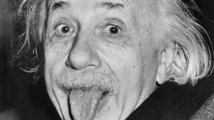 Două bilete cu scrisul de mână al lui Albert Einstein, scoase la licitaţie în Israel