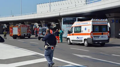 Trei români, răniţi într-un accident rutier produs în Italia. O tânără de 20 de ani este în stare gravă