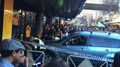 O maşină a intrat în mulţime la Sydney. Cel puţin cinci persoane au fost rănite, inclusiv un bebeluş