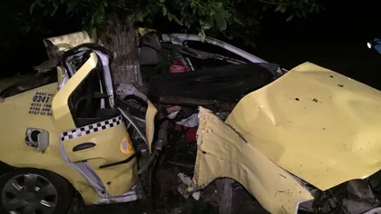 Accident grav în judeţul Constanţa. Un taxi a intrat într-un copac, iar şoferul a murit pe loc