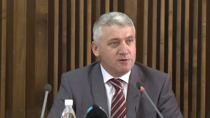 USR: Ministrul Apărării, Adrian Ţuţuianu, este în situaţie de incompatibilitate. Vom sesiza ANI