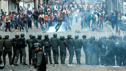 Proteste masive în Venezuela: Trump este pregătit să trimită armata dacă va fi 