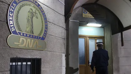 Rechizitoriu: Un sfert de milion de lei pentru mituirea unui director de la Loteria Română au fost înmânaţi pe stradă