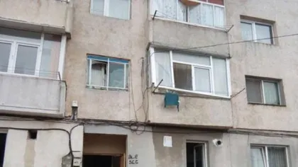 Exoplozie într-un bloc din Brăila. Un bărbat rănit a fost transportat la spital
