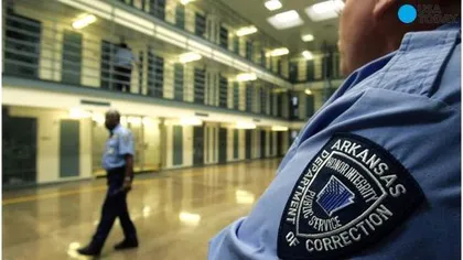 Deţinuţi ai unei închisori din Arkansas au preluat controlul unei părţi a penitenciarului