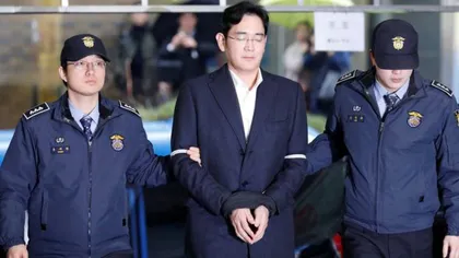 Moştenitorul imperiului Samsung, condamnat la 12 ani de închisoare