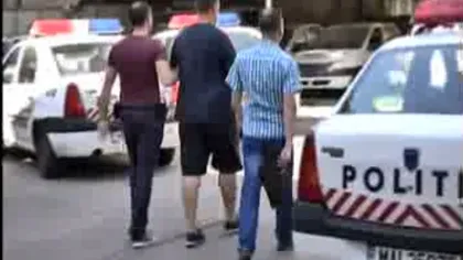 Polițist bătut în stradă, scandal de proporţii