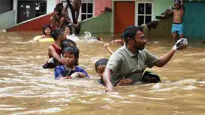 Inundaţii în India: Bilanţul morţilor a ajuns la 253