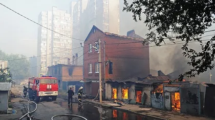 Incendiu devastator în oraşul rus Rostov-pe-Don. Cel puţin un mort şi zeci de răniţi. 120 de clădiri, în flăcări