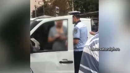 Accident în Ploieşti, provocat de un şofer băut. Bărbatul, imobilizat de martori după ce a încercat să fugă VIDEO