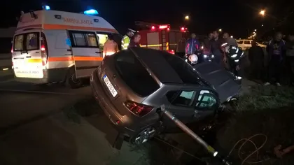 Accident grav în Bistriţa. Un şofer a adormit la volan şi a ajuns cu maşina într-un şanţ