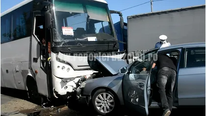 Autobuz implicat într-un accident pe DN 2. O persoană a fost rănită
