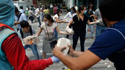 Bilanţ catastrofal al seismului din Mexic: Cel puţin 237 de morţi, 1900 de răniţi şi 52 de clădiri prăbuşite