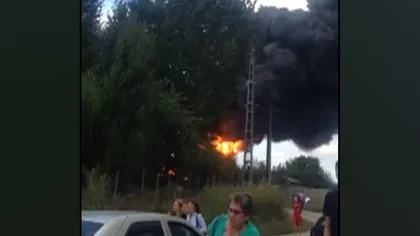Incendiu la o fabrică de vopseluri din Hunedoara: cinci răniţi. Miercuri dimineaţă, flăcările încă ardeau UPDATE. VIDEO