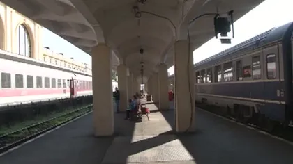 HAOS în gara din Ploieşti. 15 trenuri au avut întâtzieri de până la 5 ore VIDEO