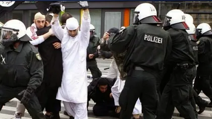 Cinci indivizi au recrutat luptători străini în Germania pentru Statul Islamic. Bărbaţii au fost arestaţi