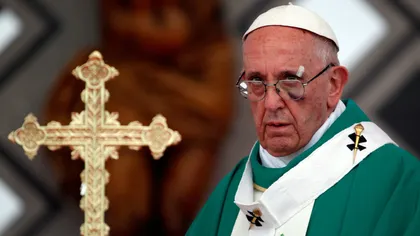 Papa Francisc, afirmaţii fără precedent: Omul este neghiob