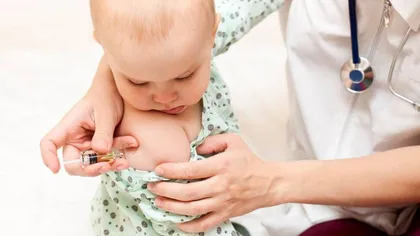 VACCINAREA OBLIGATORIE, susţinută de PNL. Ce riscă părinţii care refuză să îşi vaccineze copiii