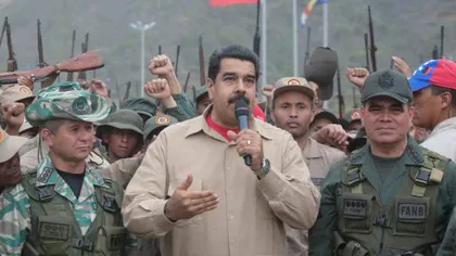 Venezuela se pregăteşte să înfrunte SUA. Preşedintele ţării a dat ordin armatei să pregătească puştile şi rachetele