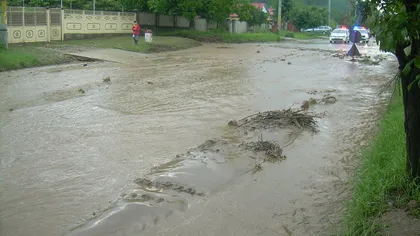 Cod galben de inundaţii pe râuri din nouă judeţe UPDATE