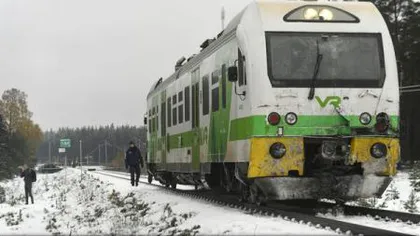 Un camion militar şi un tren de pasageri s-au ciocnit joi dimineață în Finlanda. Sunt cel puţin patru morţi şi mai mulţi răniţi