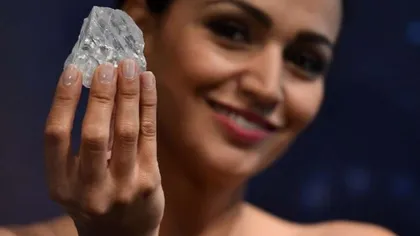 Un român a cumpărat cel mai scump diamant din lume. Mama magnatului este botoşăneancă VIDEO