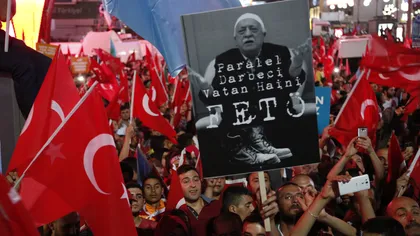Tentativă de LOVITURĂ de STAT în Turcia. Zeci de arestări ale funcţionarilor publici