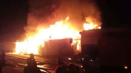Incendiu puternic în Cluj-Napoca, 30 de persoane au fost evacuate