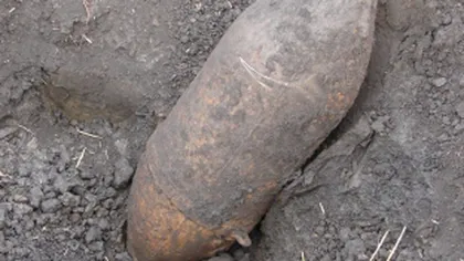 Două bombe cu napalm din Al Doilea Război Mondial, descoperite într-o zonă cu locuinţe din Galaţi