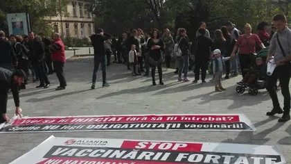Marş împotriva obligativităţii vaccinării, la Constanţa. Peste 400 de persoane au participat