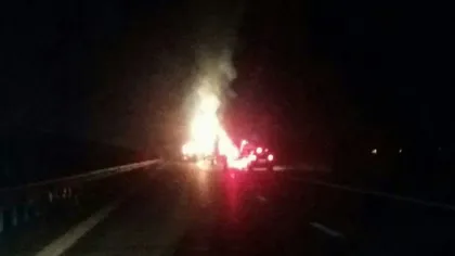 Traficul rutier a fost întrerupt pe DN 11 în judeţul Covasna după ce un autoturism a luat foc pe carosabil
