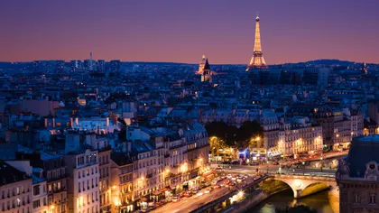 Parisul intenţionează să interzică circulaţia maşinilor cu combustie internă din 2030