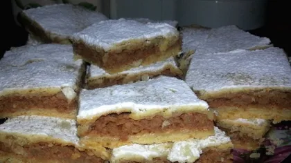 Prăjitură pufoasă cu mere