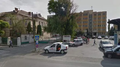 Bărbat găsit mort în faţa spitalului din Turda