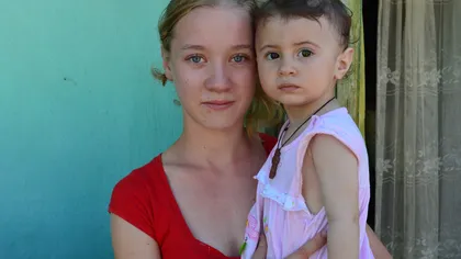Peste 9.000 de fete din România devin mame înainte de 19 ani. Complicaţiile din sarcină, a doua cauză de deces