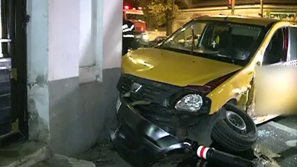 Accident în Capitală. Un şofer de 20 de ani a intrat în plin într-un taxi