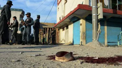 ATENTAT sinucigaş în Afganistan soldat cu cel puţin opt morţi şi 15 răniţi