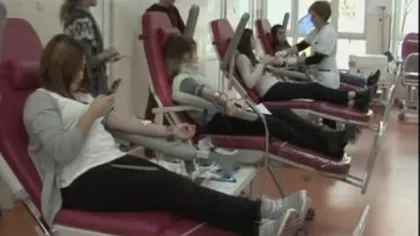 Sute de tineri din Cluj, la coadă ca să doneze sânge VIDEO