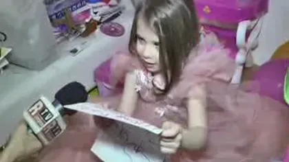 Fetiţa Oanei Roman este model. Micuţa deja i-a făcut scrisoare lui Moş Crăciun VIDEO