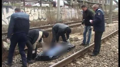 Un copil de 12 ani, mort după ce s-a urcat pe un tren şi s-a electrocutat