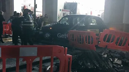 Teroare în Londra: Un taxi a intrat în trecătorii de pe Covent Garden: Un pieton prins sub autoturism